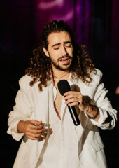 Concierto: Carlos Pérez — A La Luz De Las Velas